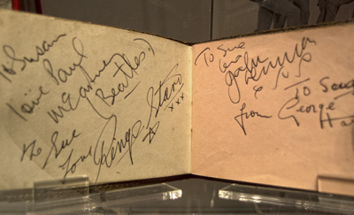 Liverpool y los Beatles, Autografos de los Beatles