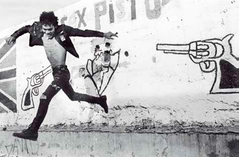 Pablo Ortiz Monasterio. Volando bajo, de la serie La última ciudad, Ciudad de México, 1989. CONACULTA-INBA, Museo de Arte Moderno, Ciudad de México