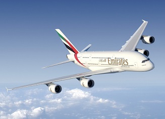 Emirates trae la Navidad a bordo
