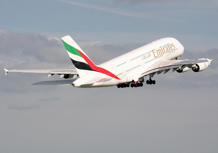 Emirates debuta con su segundo A380 diario en Barcelona