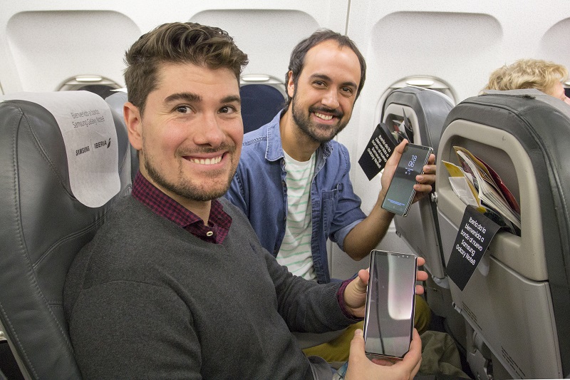 Samsung obsequia a los pasajeros de un vuelo de Iberia con su Galaxy Note 8