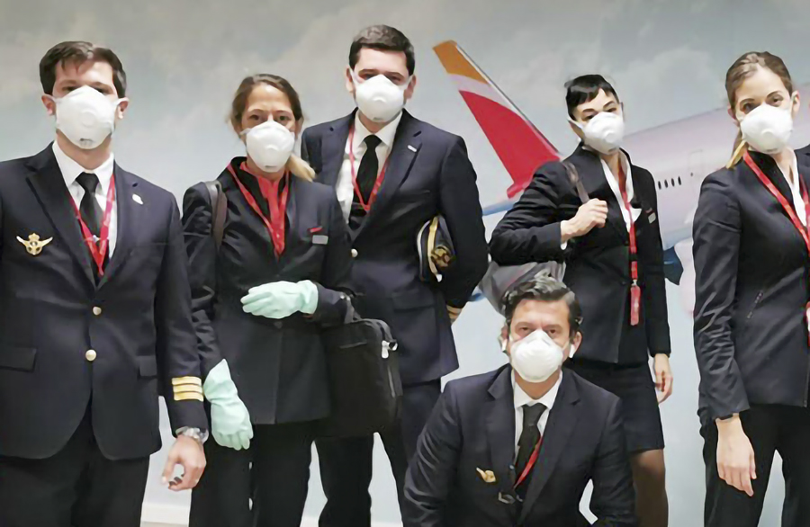 Iberia informa que el uso de mascarillas es obligatorio en todos los vuelos
