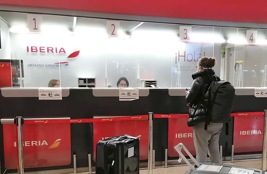 Iberia informa que el uso de mascarillas es obligatorio en todos los vuelos