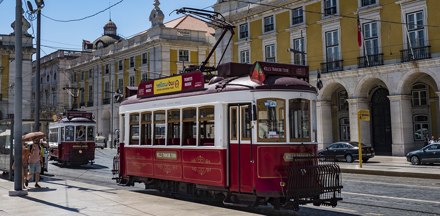 Lisboa da la bienvenida de nuevo a los turistas