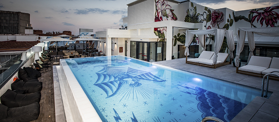 ¡Ya está aquí la piscina del Rooftop NYX Hotel Madrid!