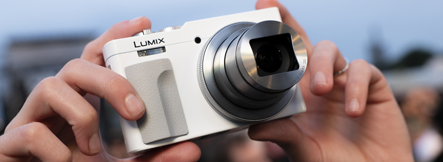 Nueva compacta viajera LUMIX TZ99 en color blanco